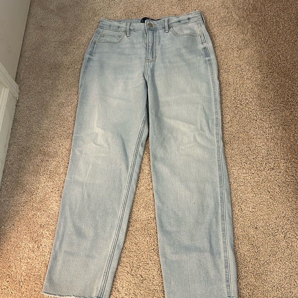Hollister ultra high-rise Mom jeans
